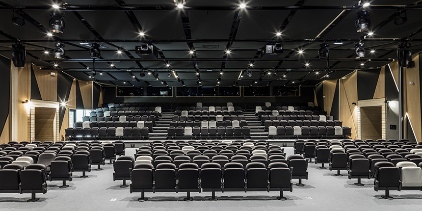 Restructuration et extension du campus Pernod Ricard University à Clarefontaine (78) – Le Chai